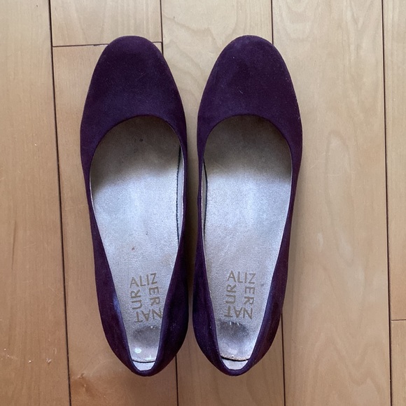 Naturalizer 2-inch heel. - Picture 2 of 4